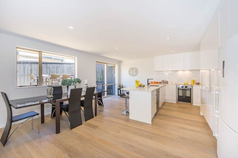 Photo of property in 8 Living Stream Road, Albany Heights, Auckland, 0632