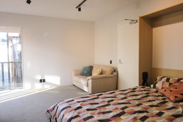 Photo of property in Vedado Apartments, 301/41u Hopper Street, Mount Cook, Wellington, 6011