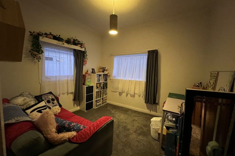 Photo of property in 4/5 Benares Street, Khandallah, Wellington, 6035