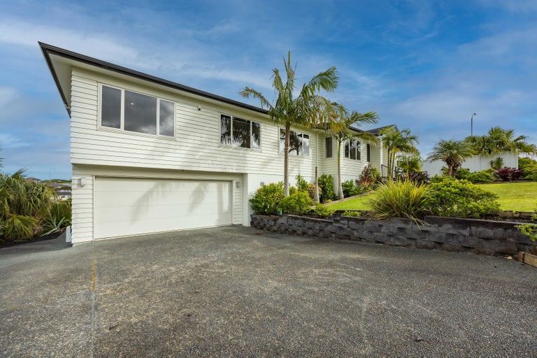 Photo of property in 21 Hornbill Drive, Fairview Heights, Auckland, 0632