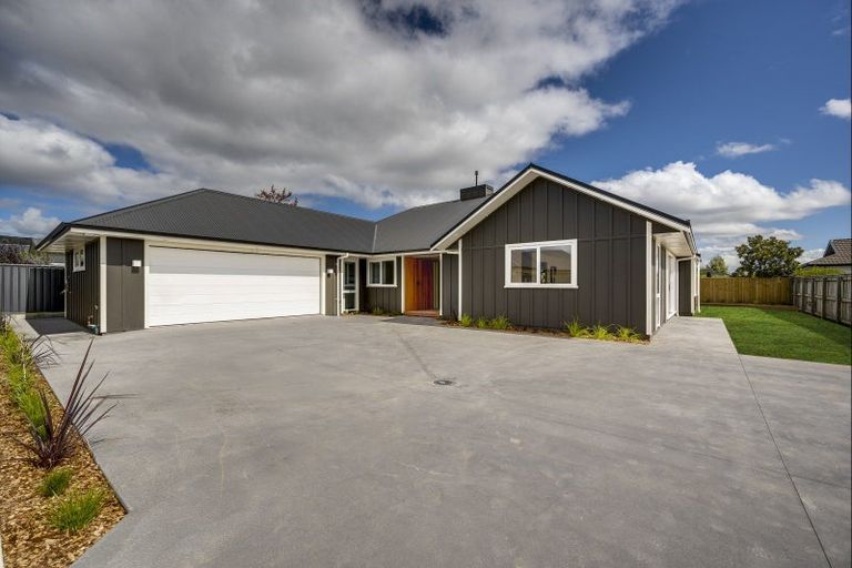 Photo of property in 37 Arataki Road, Havelock North, 4130