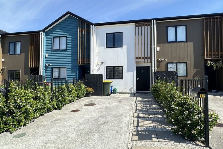 Photo of property in 13 Artistry Lane, Papakura, 2110