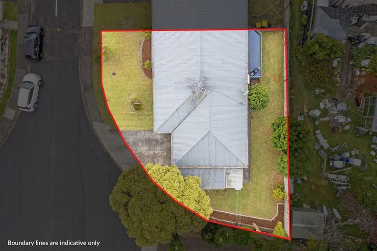 Photo of property in 2 May Avenue, Te Atatu South, Auckland, 0610