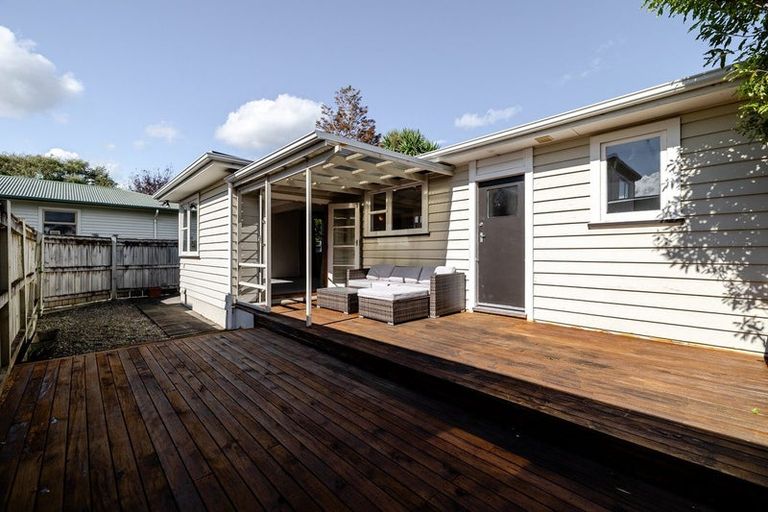 Photo of property in 5 Athlone Place, Hokowhitu, Palmerston North, 4410