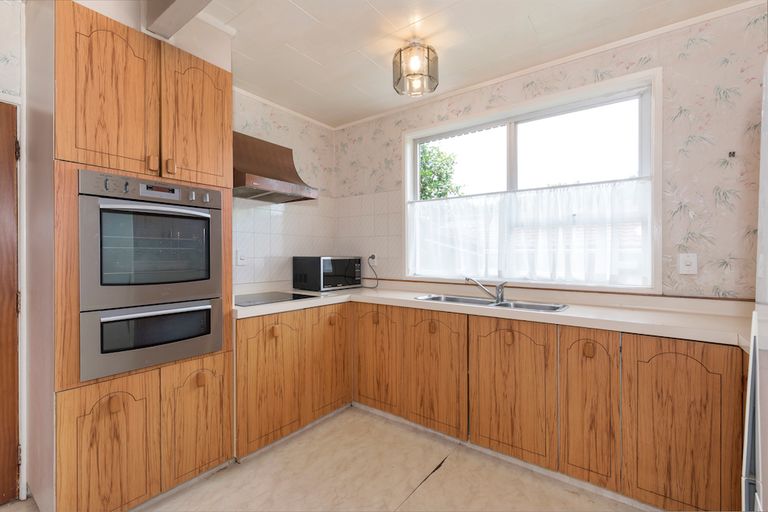 Photo of property in 48 Rehia Road, Massey, Auckland, 0614