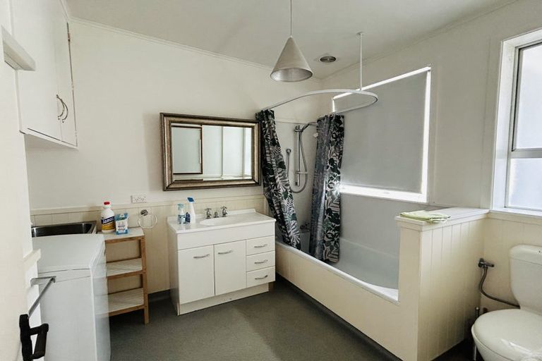 Photo of property in 72u6 Freyberg Street, Lyall Bay, Wellington, 6022