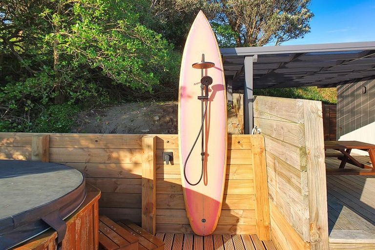 Photo of property in 53 Pratt Avenue, Foxton Beach, Foxton, 4815