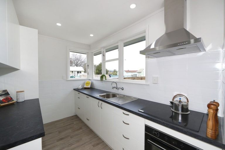 Photo of property in 30 Lipscombe Crescent, Havelock North, 4130