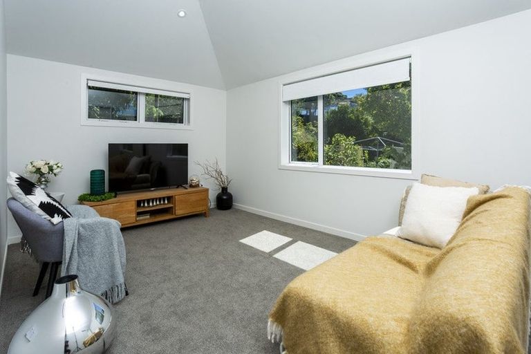 Photo of property in 4/92 Churchill Road, Murrays Bay, Auckland, 0630