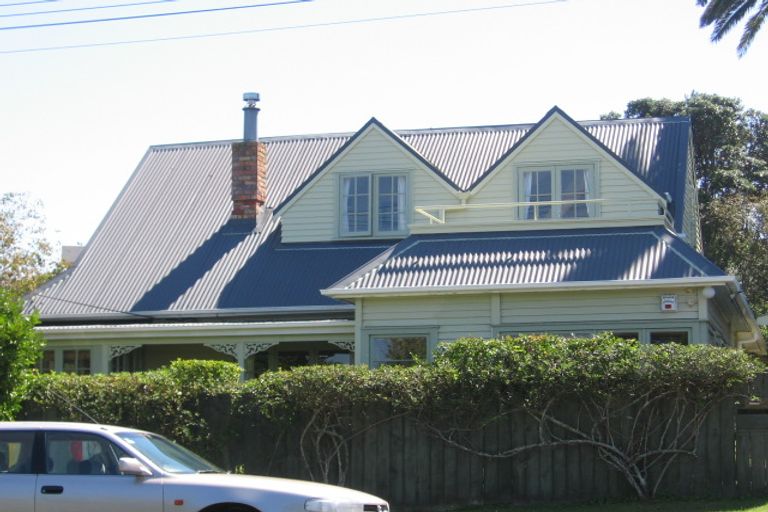 Photo of property in 4 Brighton Terrace, Murrays Bay, Auckland, 0630