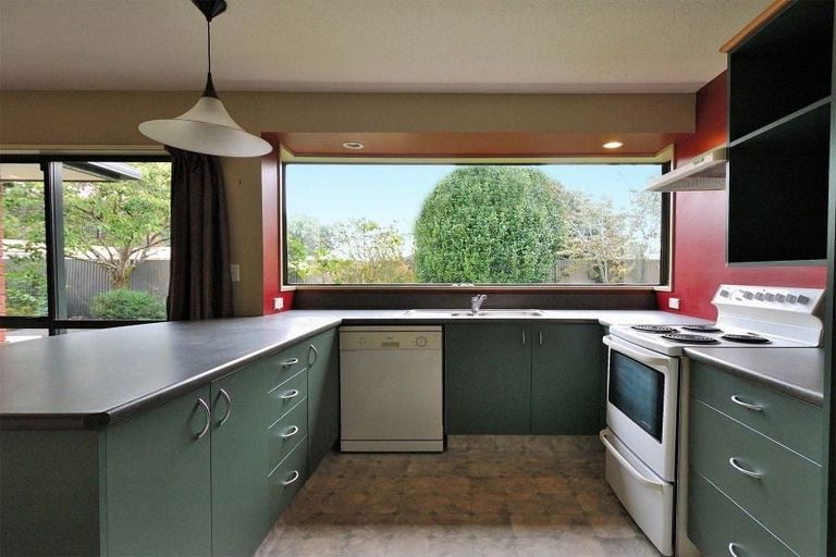 Photo of property in 2/10 Sefton Street, Belfast, Christchurch, 8051