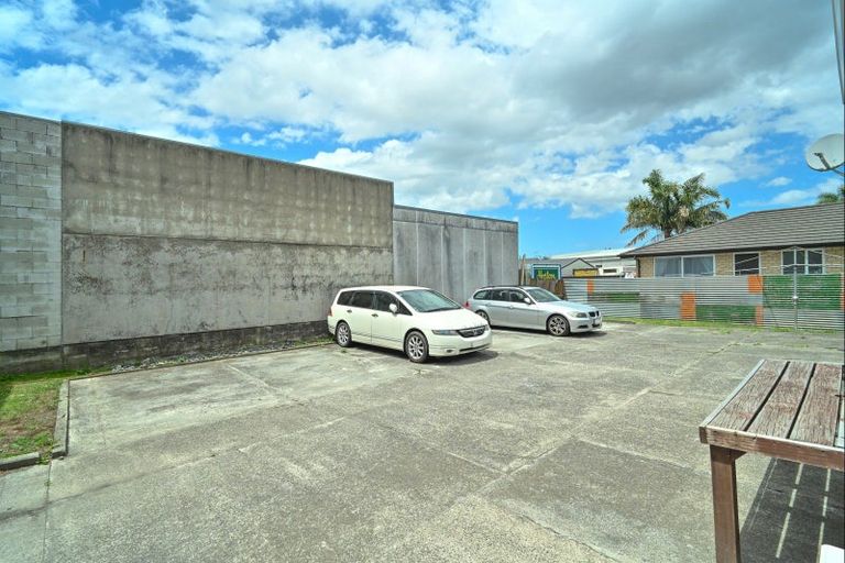Photo of property in 402a Queen Street East, Hastings, 4122