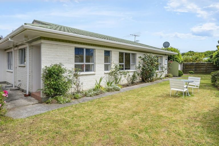 Photo of property in 14 Richmond Avenue, Waikanae, 5036