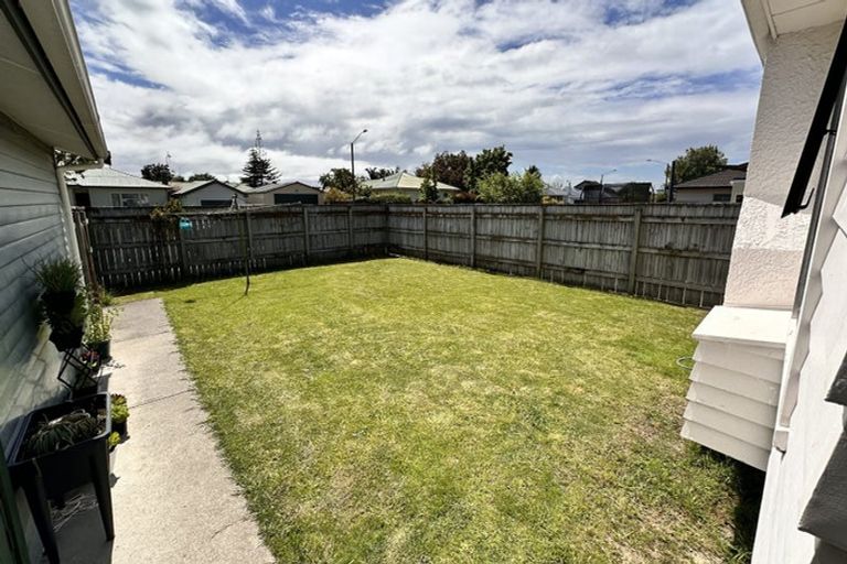 Photo of property in 22 Chester Street, Taradale, Napier, 4112
