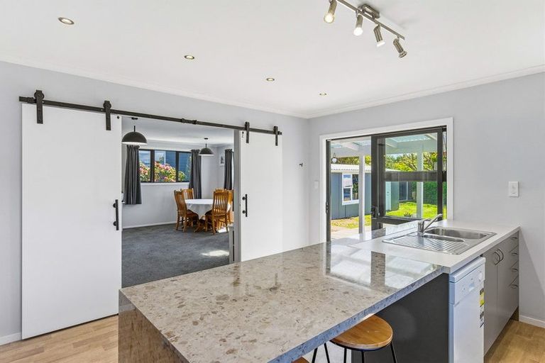 Photo of property in 13 Bahama Crescent, Paraparaumu Beach, Paraparaumu, 5032