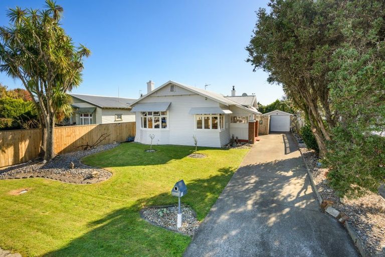 Photo of property in 24 Matipo Street, Takaro, Palmerston North, 4410