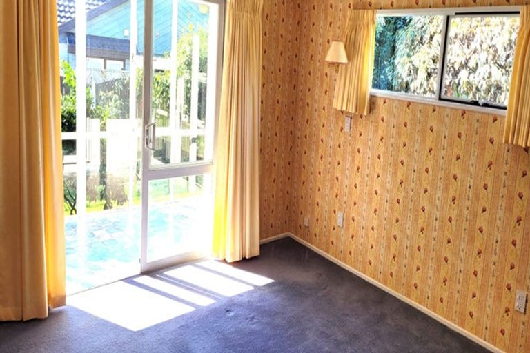 Photo of property in 17 Awanui Drive, Waikanae, 5036