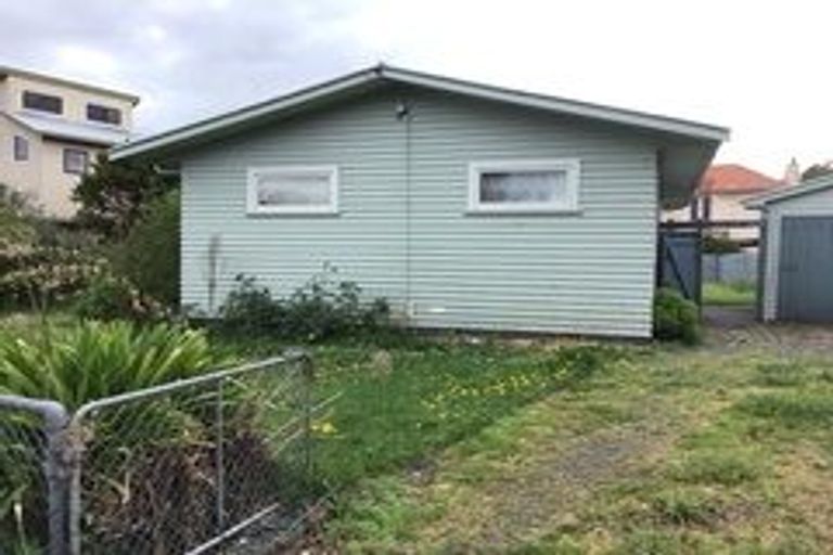 Photo of property in 2 Cobham Crescent, Waipukurau, 4200