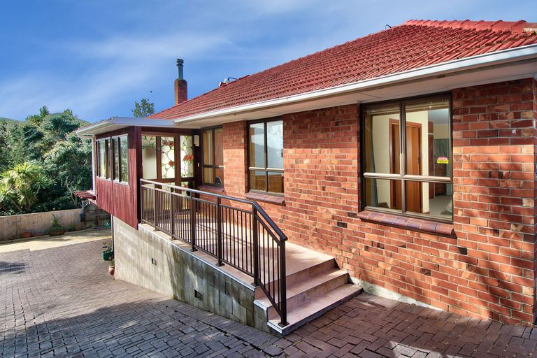 Photo of property in 4a Roland Hill, Glen Eden, Auckland, 0602