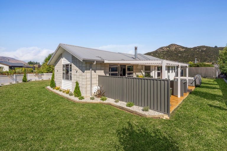 Photo of property in 18 Finch Street, Albert Town, Wanaka, 9305