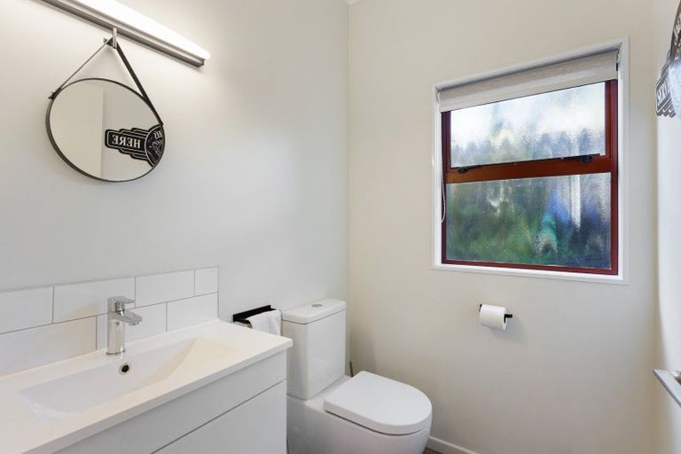 Photo of property in 11 Island View Terrace, Waikanae Beach, Waikanae, 5036