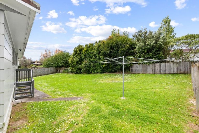 Photo of property in 18 Reinga Place, Massey, Auckland, 0614