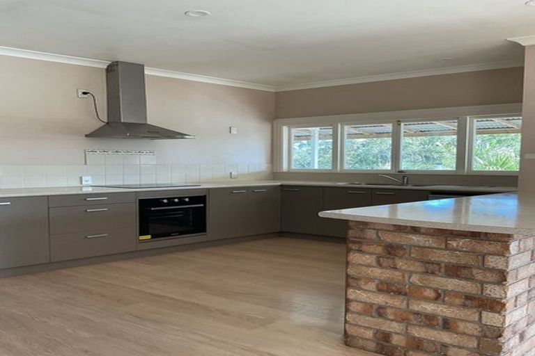 Photo of property in 305 Paparata Road, Bombay, 2675