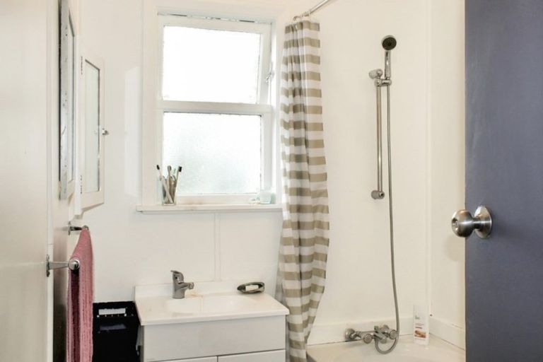 Photo of property in 16 James Street, Dannevirke, 4930