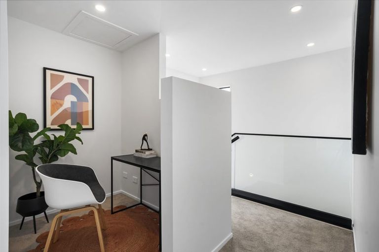 Photo of property in 21c Pipitea Place, Massey, Auckland, 0614