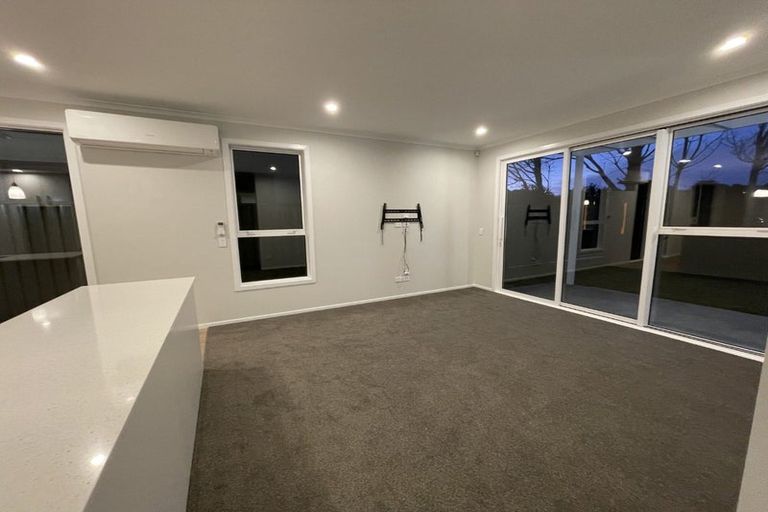 Photo of property in 16 Koreke Close, Kenepuru, Porirua, 5022