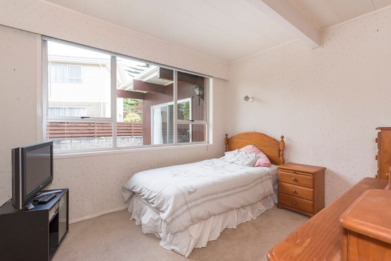 Photo of property in 48 Rehia Road, Massey, Auckland, 0614