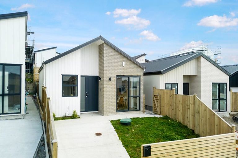 Photo of property in 7 Horokaka Street, Massey, Auckland, 0614