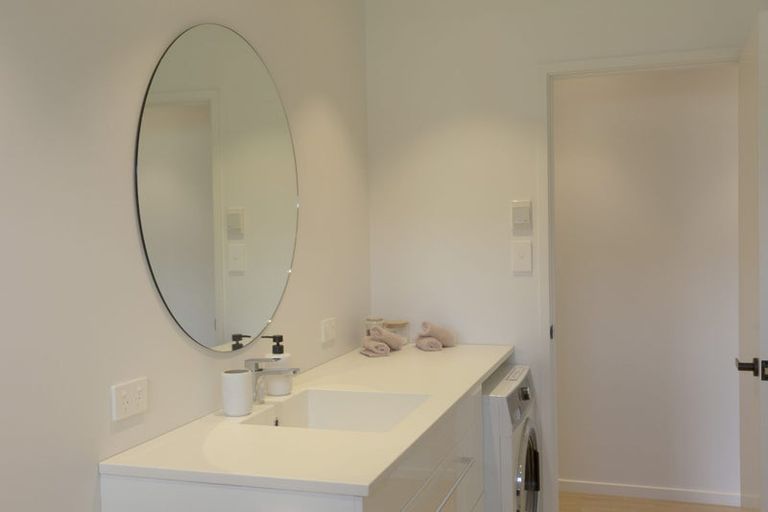 Photo of property in 50 Kings Drive, Wanaka, 9305