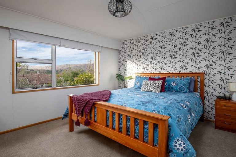 Photo of property in 18 Branxholm Street, Roxburgh, 9500
