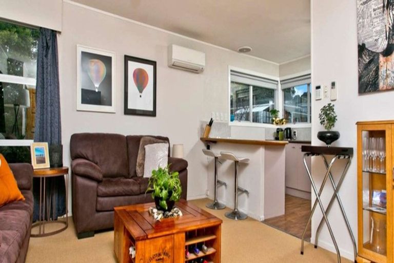Photo of property in 1/108 Canongate Street, Birkdale, Auckland, 0626