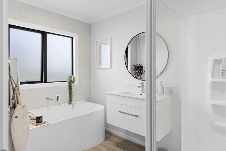 Photo of property in 53 Mount Nicholas Avenue, Wanaka, 9305