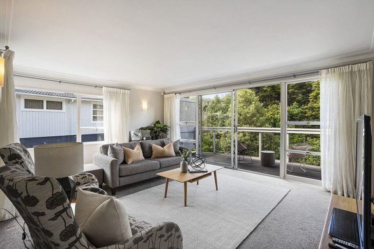 Photo of property in 12 Nicholson Place, Hillcrest, Auckland, 0627