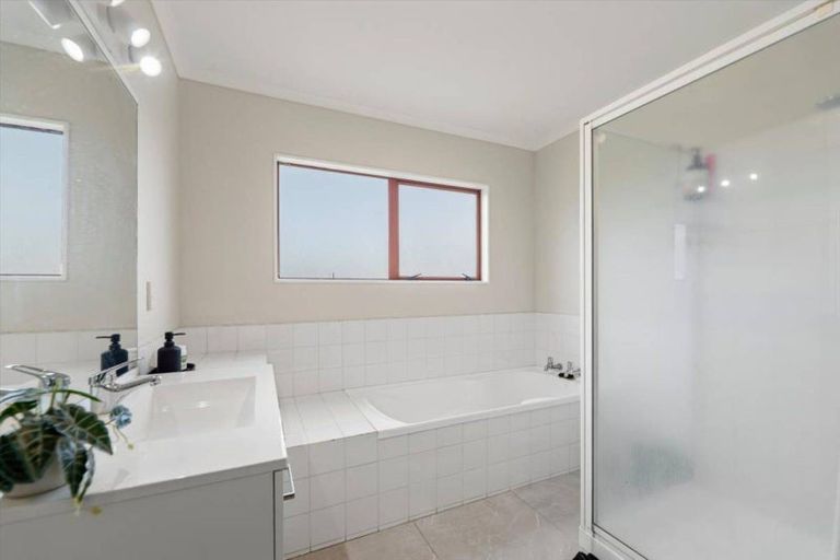 Photo of property in 8 Monterey Key, Papamoa Beach, Papamoa, 3118