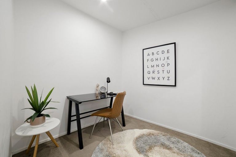 Photo of property in 18 Saddleback Grove, Karori, Wellington, 6012