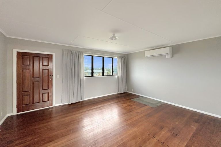 Photo of property in 14 Egmont Street, Castlecliff, Whanganui, 4501