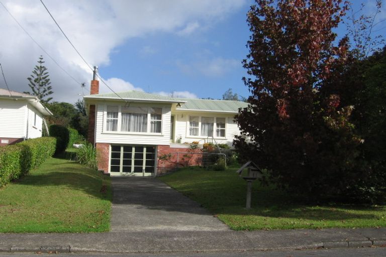 Photo of property in 31 Renata Crescent, Te Atatu Peninsula, Auckland, 0610