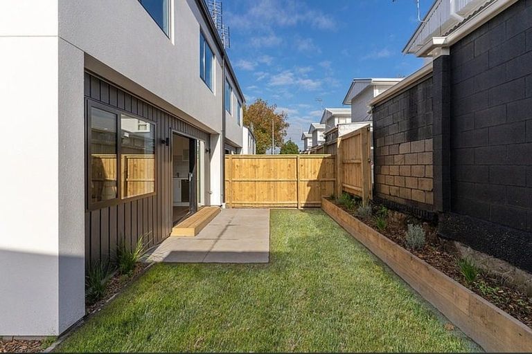 Photo of property in 77 Linwood Avenue, Linwood, Christchurch, 8011