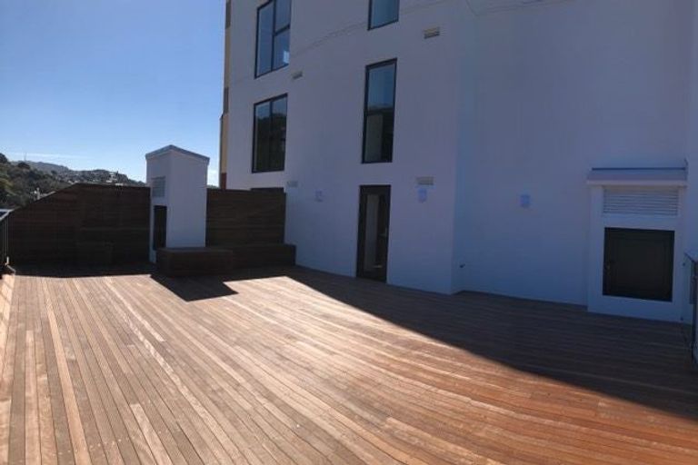 Photo of property in Frame Apartments, 1601/111 Molesworth Street, Thorndon, Wellington, 6011