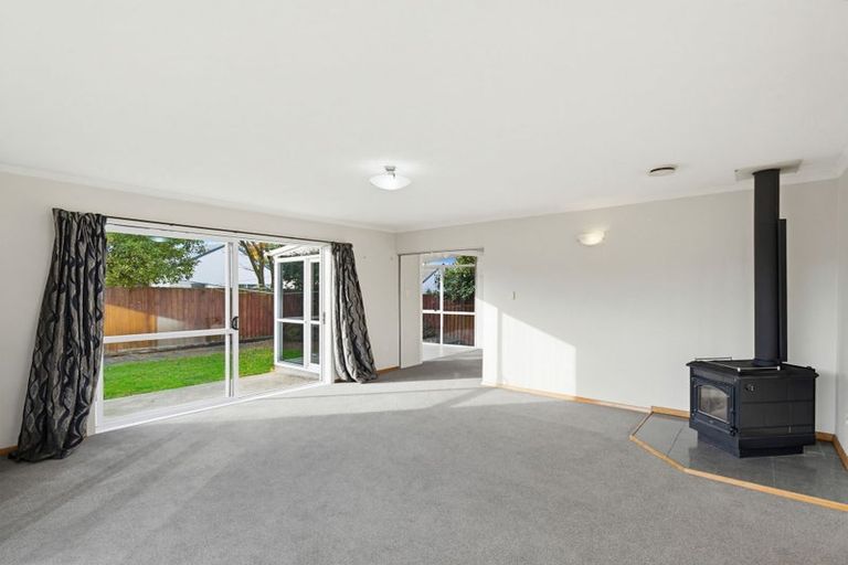 Photo of property in 10 Aztec Place, Redwood, Christchurch, 8051