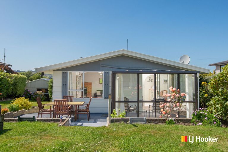 Photo of property in 29 Estuary Crescent, Fairfield, Dunedin, 9018