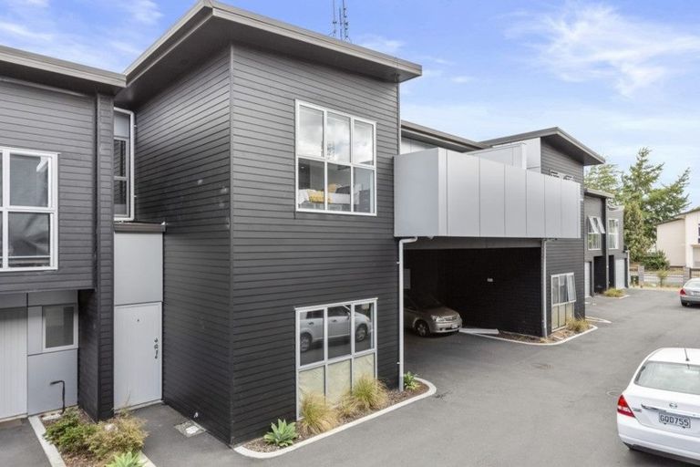 Photo of property in 100u5 Knighton Road, Hillcrest, Hamilton, 3216