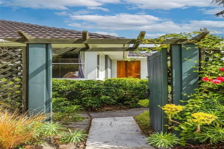 Photo of property in 73 Harris Crescent, Papanui, Christchurch, 8053