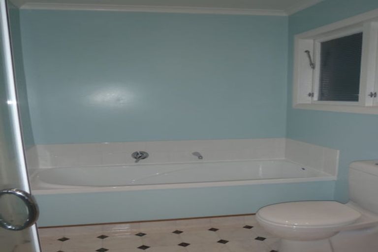 Photo of property in 57 Bedford Street, Northland, Wellington, 6012