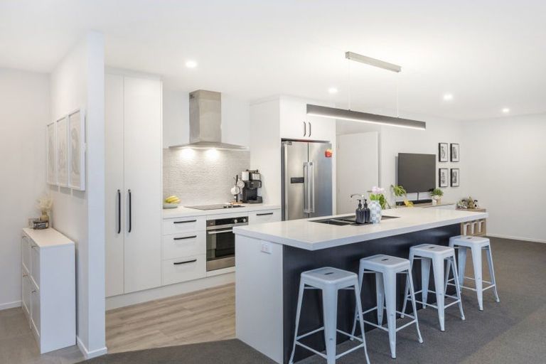 Photo of property in 28 Evelyn Crescent, Marshland, Christchurch, 8083