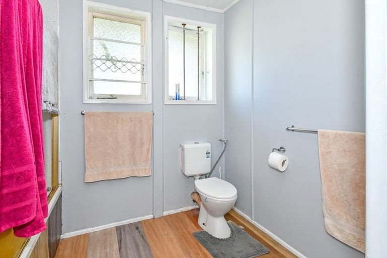 Photo of property in 17 Harania Avenue, Favona, Auckland, 2024